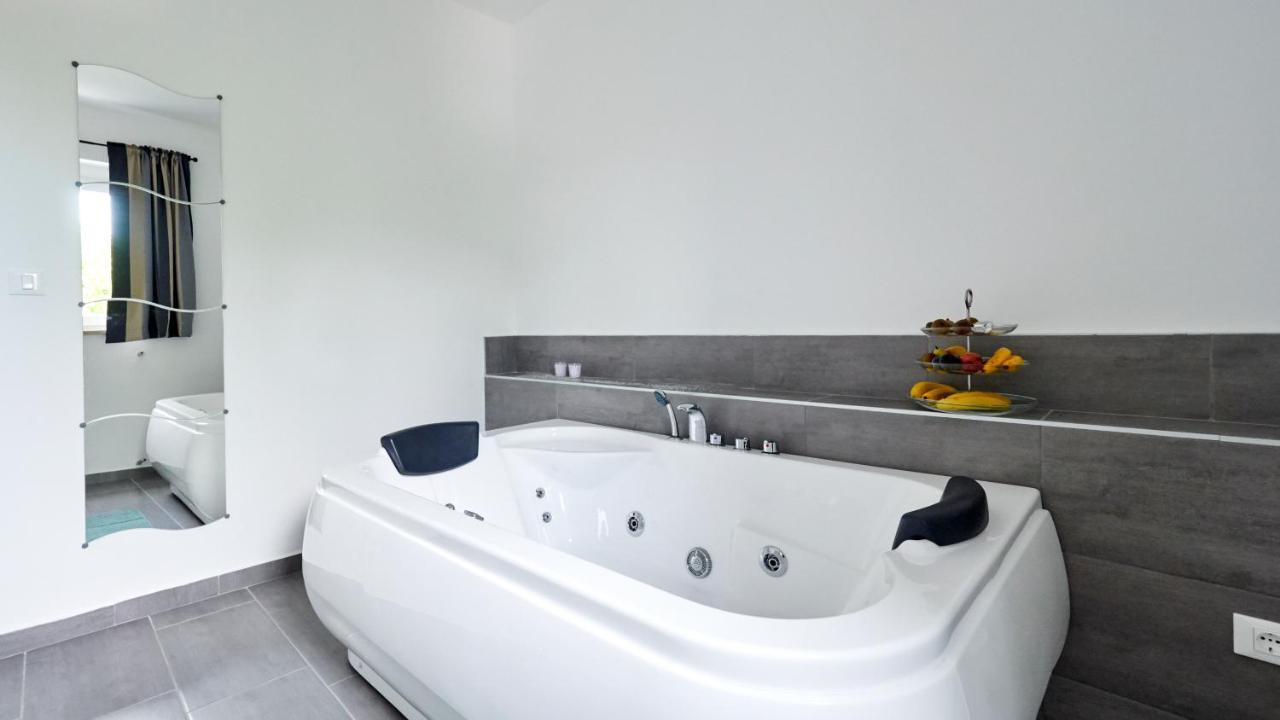 B&B Villa Vela Умаг Екстериор снимка